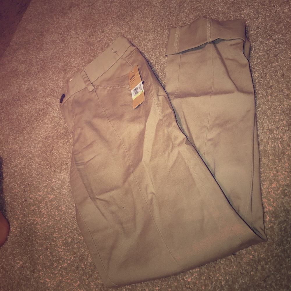 📫-DKNY khakis! NEVER WORN TAGS ATTACHED!